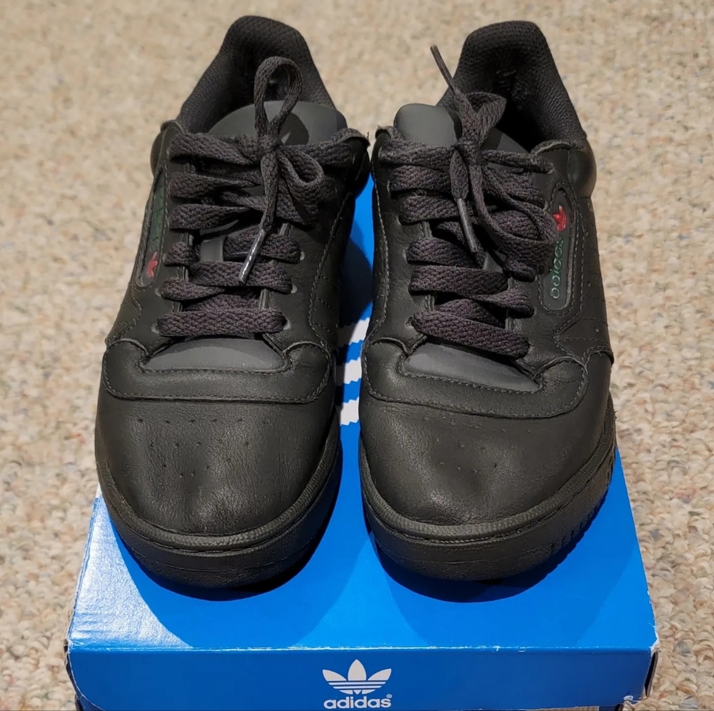 Calabasas Powerphase Yeezy Black Unisex Sneaker Size Mens 4/Womens 5.5 - Picture 2 of 4